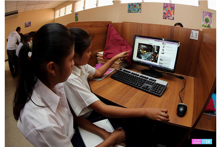 Niños sacan provecho de las TIC