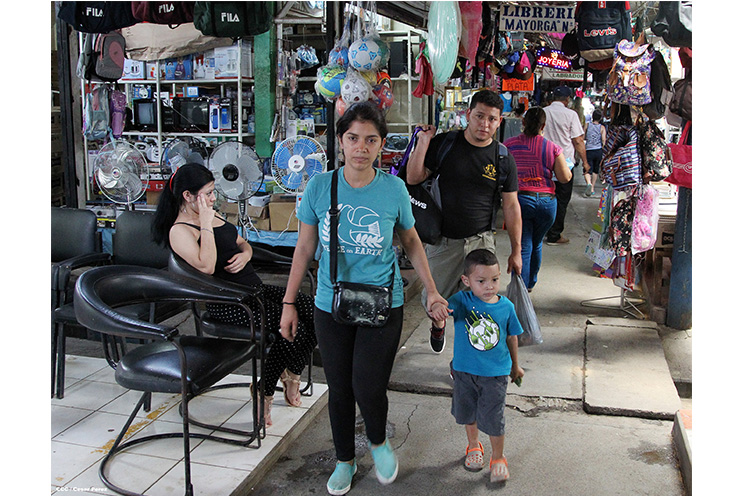 Puestos de Salud en mercados continúan brindando atención a comerciantes y compradores