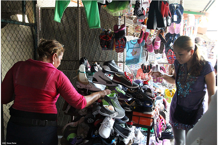 Puestos de Salud en mercados continúan brindando atención a comerciantes y compradores