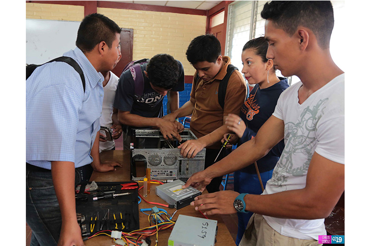 Educación técnica, base para el desarrollo laboral de la juventud