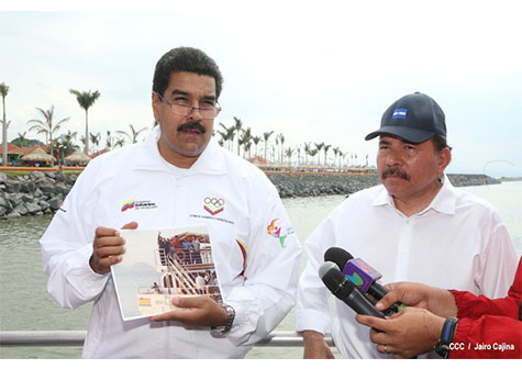 Daniel, Rosario y Nicolás visitan Puerto Salvador Allende en Managua (VIDEO)