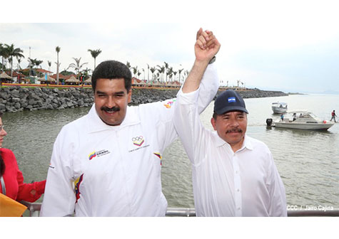 Daniel, Rosario y Nicolás visitan Puerto Salvador Allende en Managua (VIDEO)
