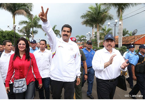 Daniel, Rosario y Nicolás visitan Puerto Salvador Allende en Managua (VIDEO)