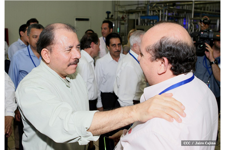 Presidente Daniel inaugura planta láctea del grupo Lala