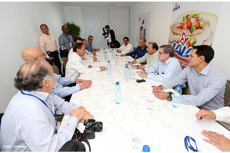 Presidente Daniel inaugura planta láctea del grupo Lala