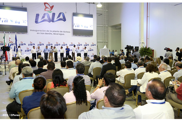 Presidente Daniel inaugura planta láctea del grupo Lala