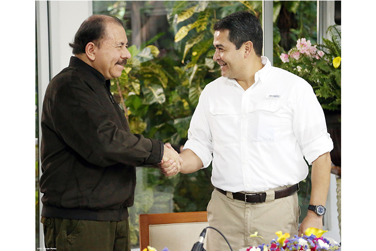 Daniel y Rosario se reúnen con Presidente de Honduras
