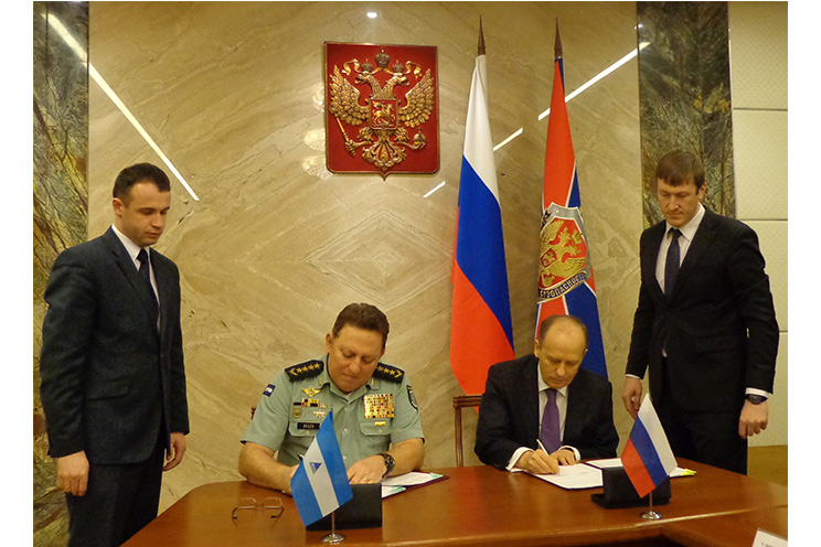 Jefe del Ejército participó en celebración del Día de la Victoria en Rusia