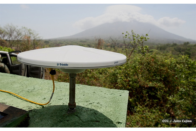 INETER da mantenimiento preventivo al Sistema de Alerta Temprana en el Volcán Concepción