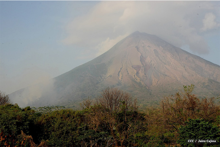 Arde Volcán Concepción 