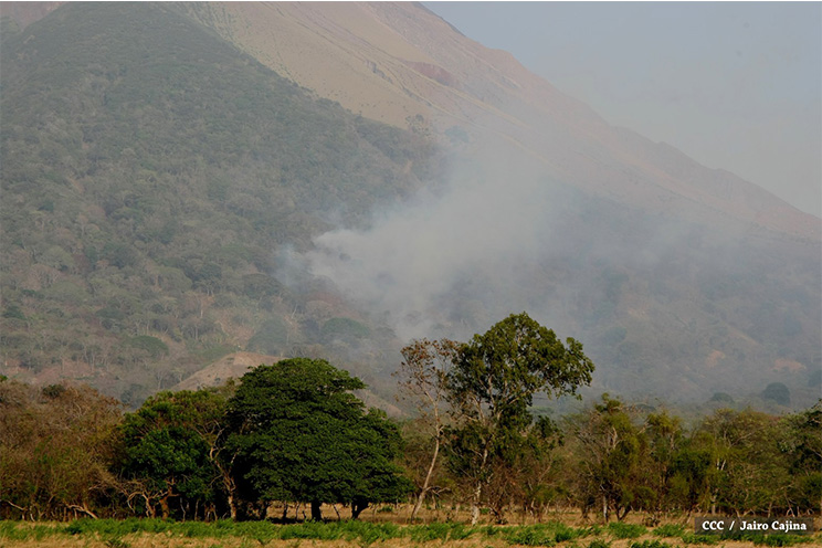 Arde Volcán Concepción 