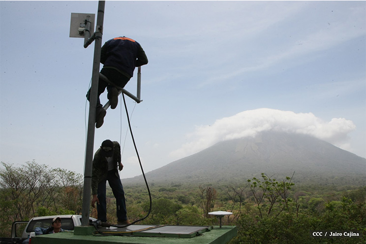 Ineter instala moderna estación en Ometepe para medir gases del Volcán Concepción