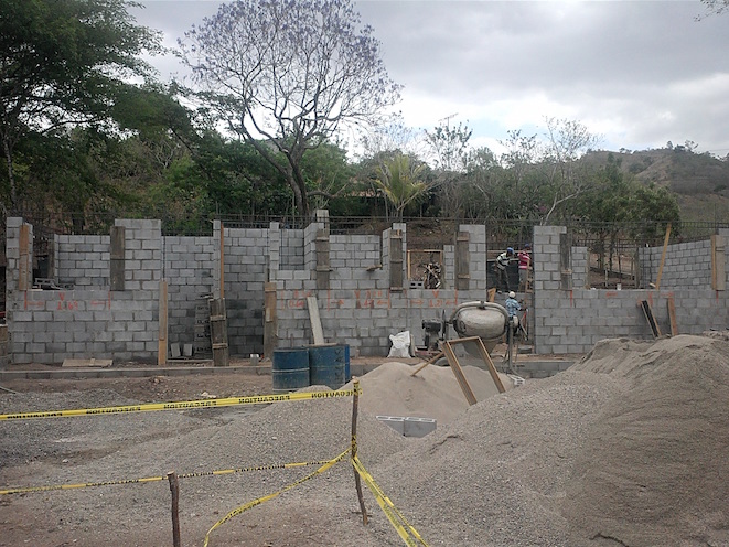 Madriz presenta informe de avance en construcción de CDI
