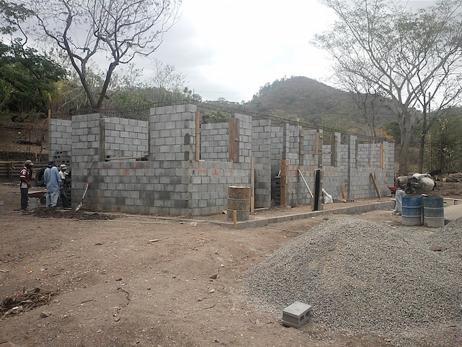Madriz presenta informe de avance en construcción de CDI