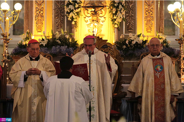 Leoneses celebran a la Virgen de Fátima junto a reliquia de San Juan Pablo II