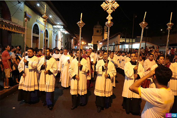 Leoneses celebran a la Virgen de Fátima junto a reliquia de San Juan Pablo II