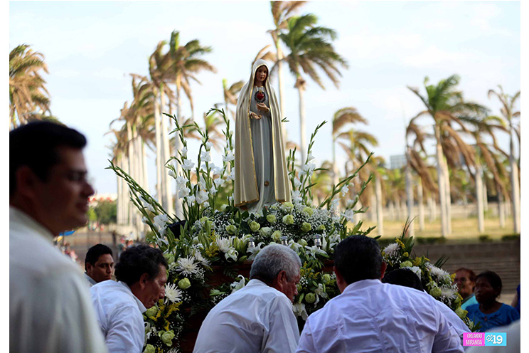 Feligreses celebran 98 años de la aparición de la Virgen de Fátima