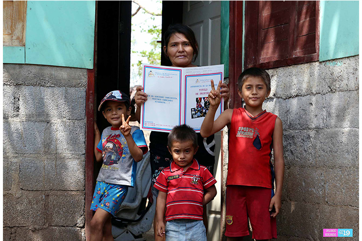 156 familias de Chilamatillo reciben sus títulos de propiedad