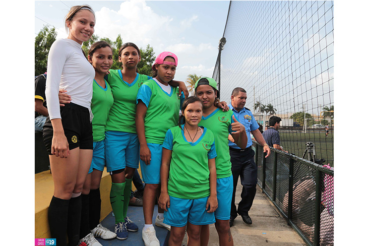 Policía desarrolla exitosa Liga Femenina de Fútbol Sala
