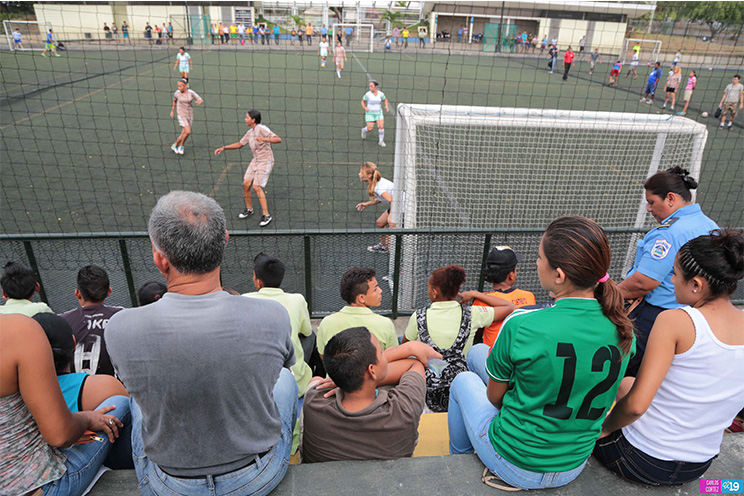 Policía desarrolla exitosa Liga Femenina de Fútbol Sala