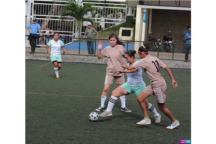 Policía desarrolla exitosa Liga Femenina de Fútbol Sala