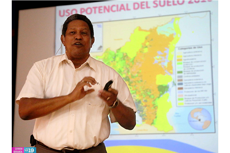 Expertos capacitan a líderes comunitarios e institucionales en temas ambientales