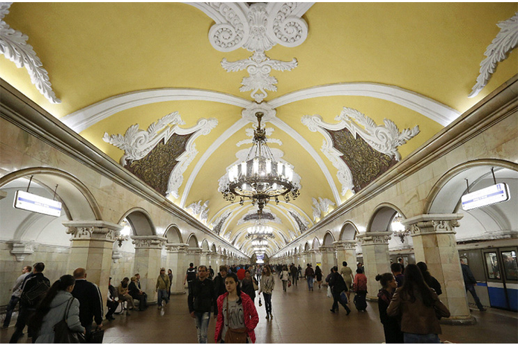 Cumple 80 años el metro más bonito y visitado del mundo