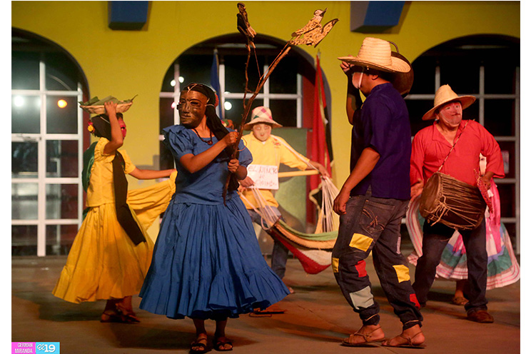 Artistas de la danza rinden homenaje al General Sandino en conmemoración de su natalicio