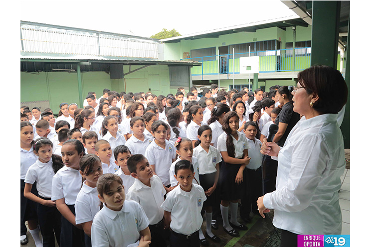 Policía Nacional garantiza seguridad en colegios