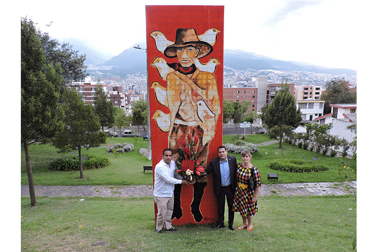 Rinden homenaje a Sandino en Quito