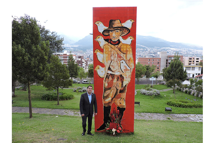 Rinden homenaje a Sandino en Quito