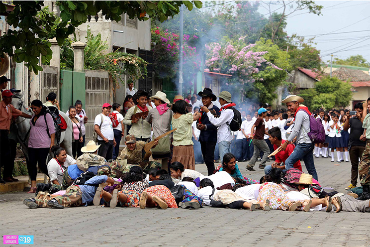 Estudiantes de Niquinohomo rinden homenaje a Sandino