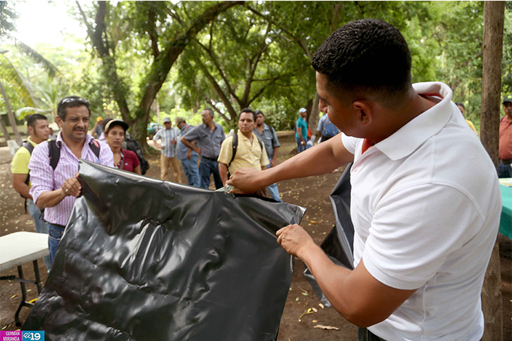 Capacitan a técnicos de las Escuelas de Campo