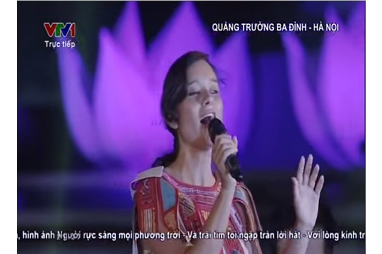 Joven nicaragüense participa en homenaje a Ho Chi Minh en Vietnam