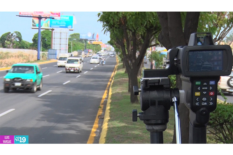 Policía de Tránsito prueba nuevos dispositivos para detectar a infractores