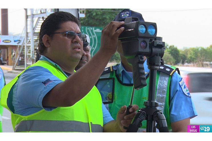 Policía de Tránsito prueba nuevos dispositivos para detectar a infractores
