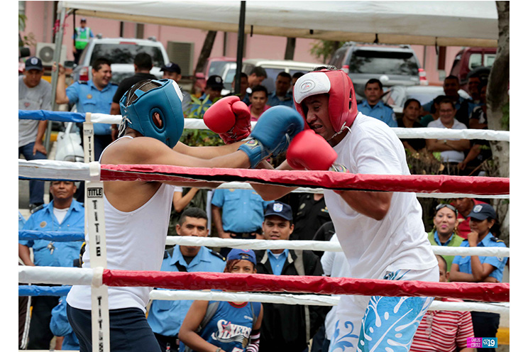 Policía Nacional promueve el boxeo entre sus oficiales
