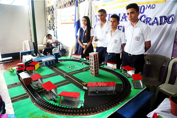 Realizan Feria de Ciencia y Tecnología en Centro Educativo Rubén Darío