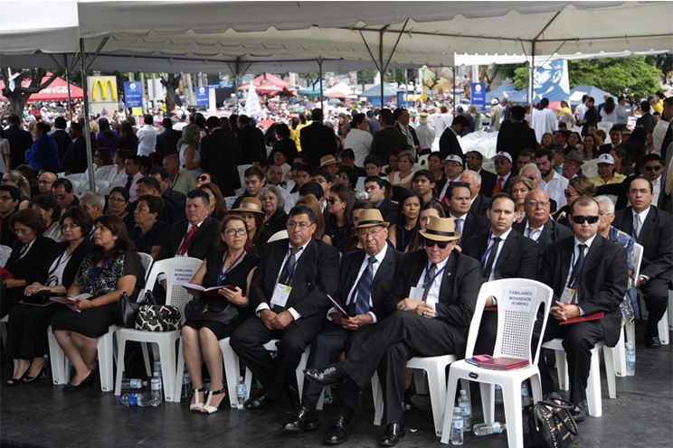 Celebran en El Salvador beatificación del mártir Monseñor Oscar Arnulfo Romero