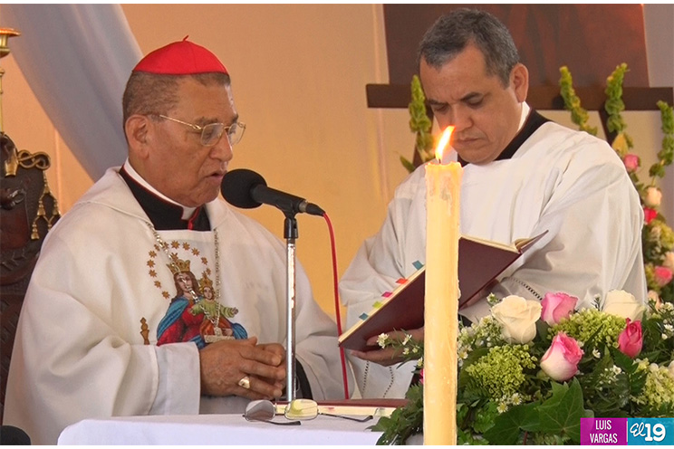 Cardenal Miguel Obando celebra misa en honor a María Auxiliadora