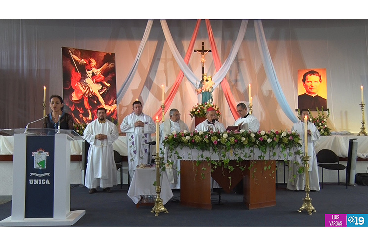 Cardenal Miguel Obando celebra misa en honor a María Auxiliadora