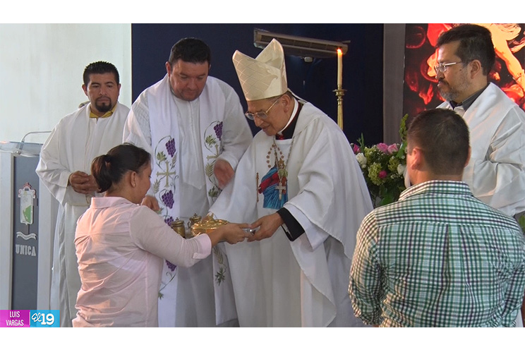 Cardenal Miguel Obando celebra misa en honor a María Auxiliadora