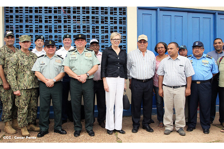 Brigada Humanitaria del USNS Confort atiende a comunidades del Caribe