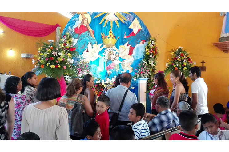 Altos de Nindirí celebra a la poderosa intercesora "María Auxiliadora"
