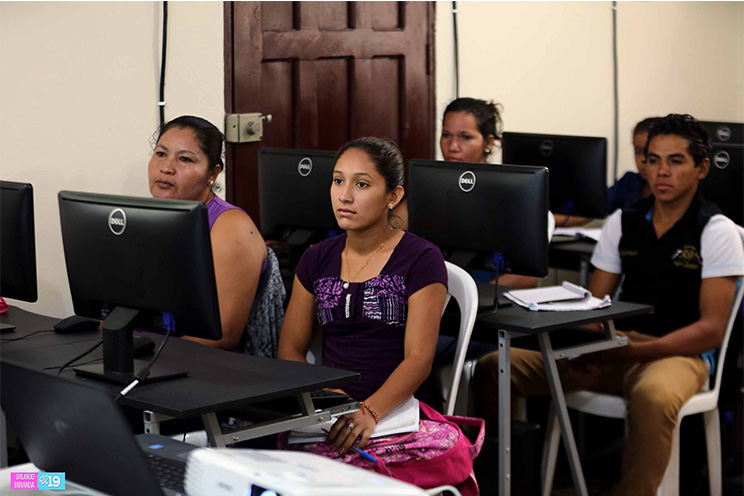 Escuelas de oficio garantizan certificación a técnicos empíricos