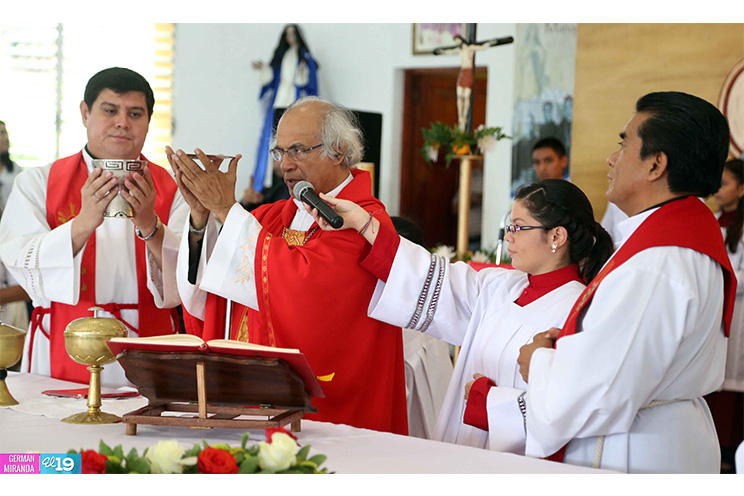 Cardenal Brenes envía mensaje de unidad y evangelización a las familias nicaragüenses