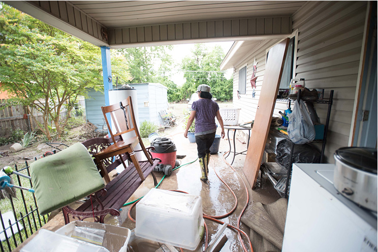 Violento tornado provoca víctimas y daños en México