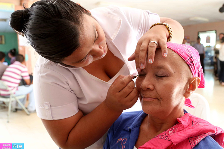Hospital Bertha Calderón impulsa jornada de dignificación para mujeres pacientes con cáncer