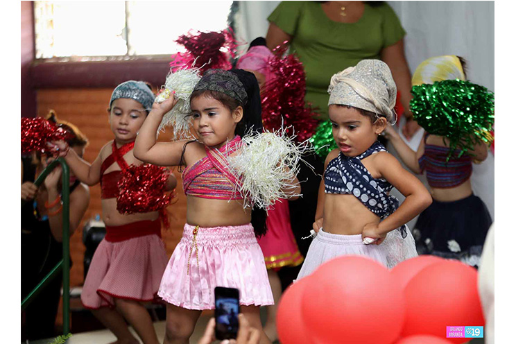 Niños y niñas del CDI de San Judas festejan a sus mamás