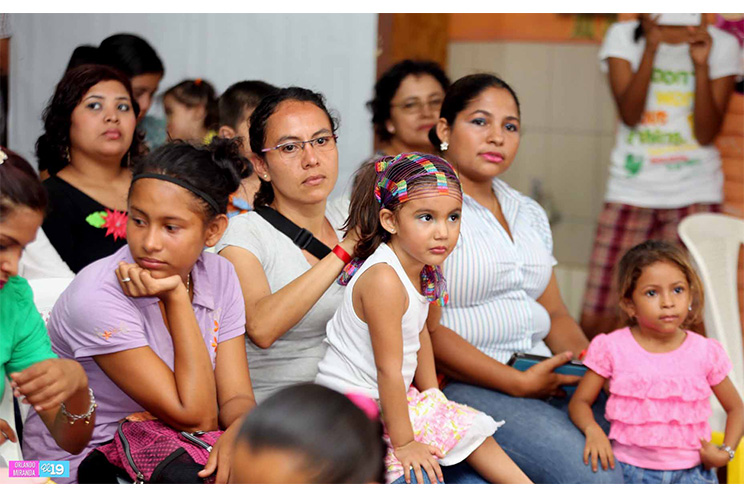 Niños y niñas del CDI de San Judas festejan a sus mamás